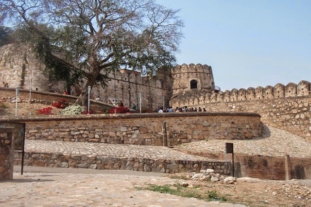 Jhansi Lakshmi Bai Fort : All you need to know | Budget Indian Traveler